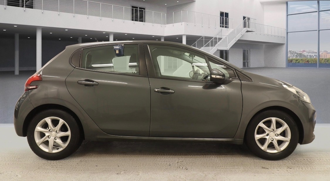 Used Peugeot 208 2017 for sale - 77595055: Photo 4