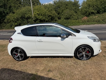 Used Peugeot 208 2015 for sale - 79168292: Photo