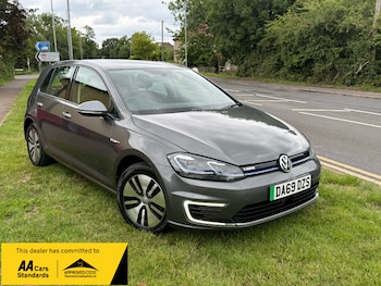 Used Volkswagen Golf 2019 for sale - 78889337: Photo