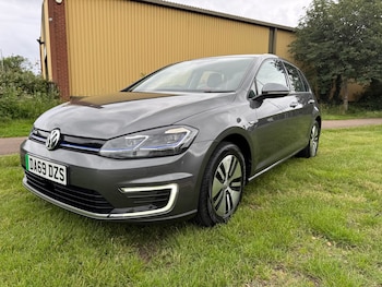 Used Volkswagen Golf 2019 for sale - 78889337: Photo