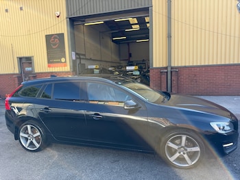 Used Volvo V60 2015 for sale - 79475104: Photo