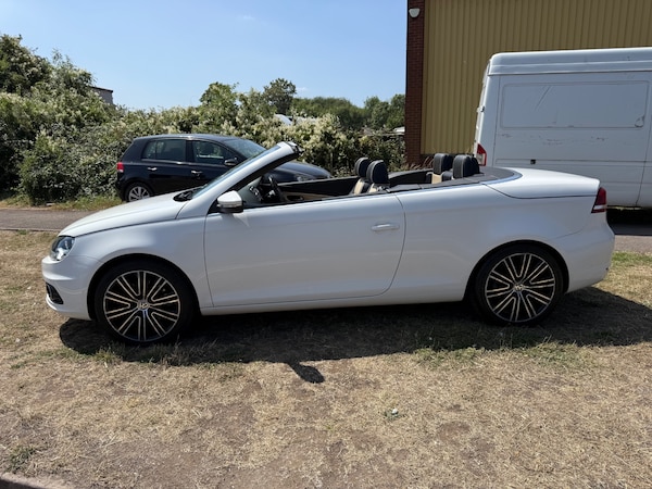 Used Volkswagen EOS 2011 for sale - 75348235: Photo 7