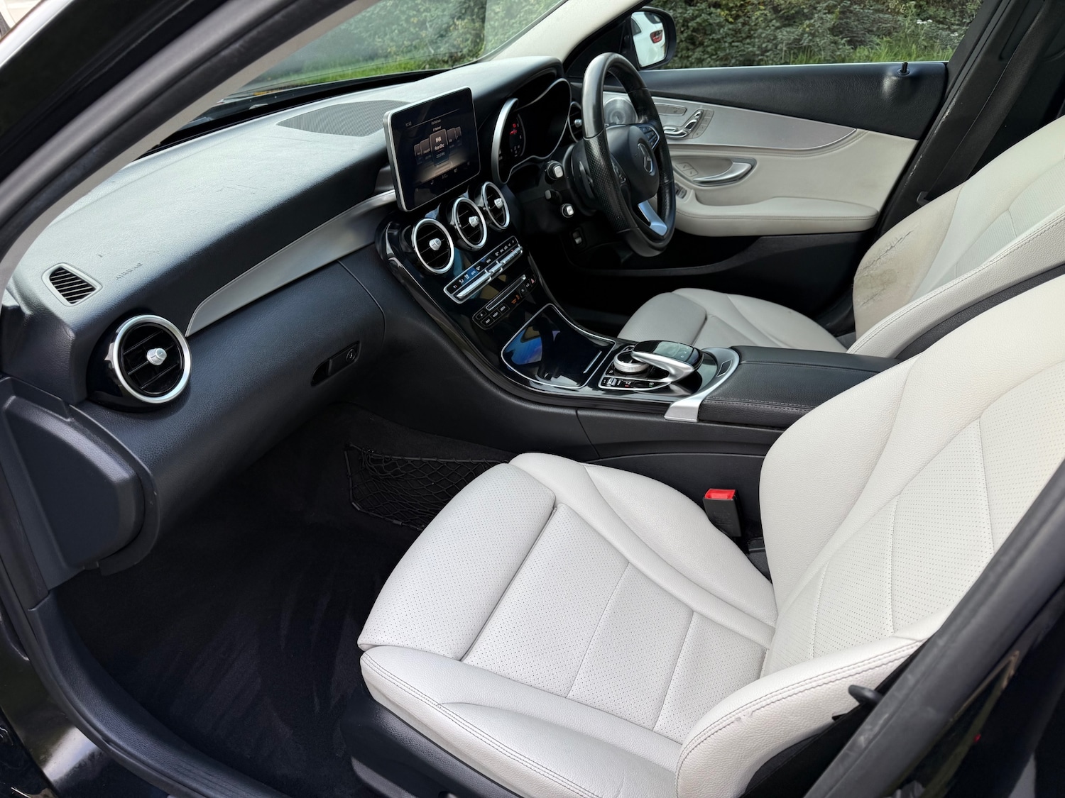 Used Mercedes-Benz C Class 2015 for sale - 76369461: Photo 10