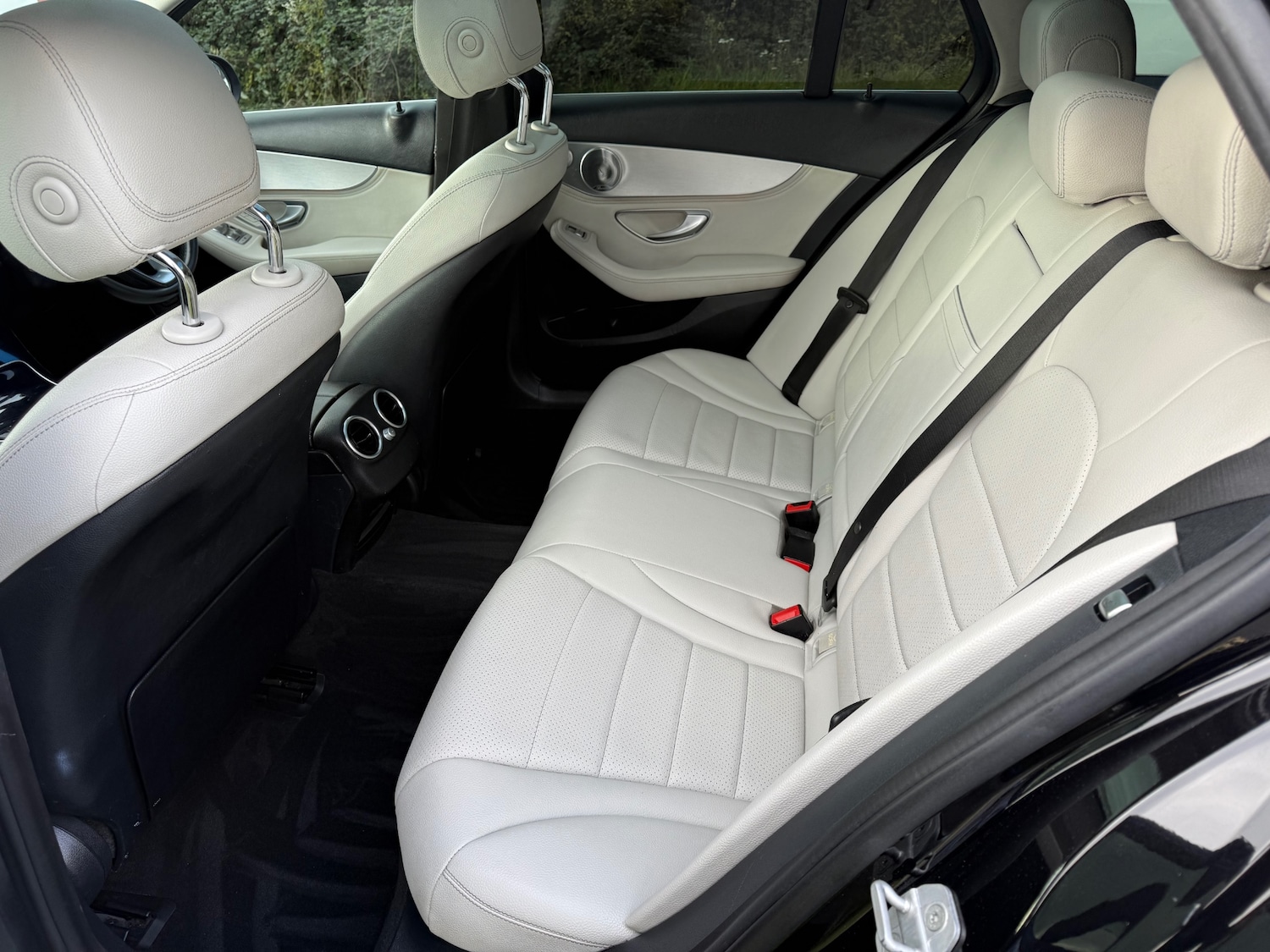 Used Mercedes-Benz C Class 2015 for sale - 76369461: Photo 12