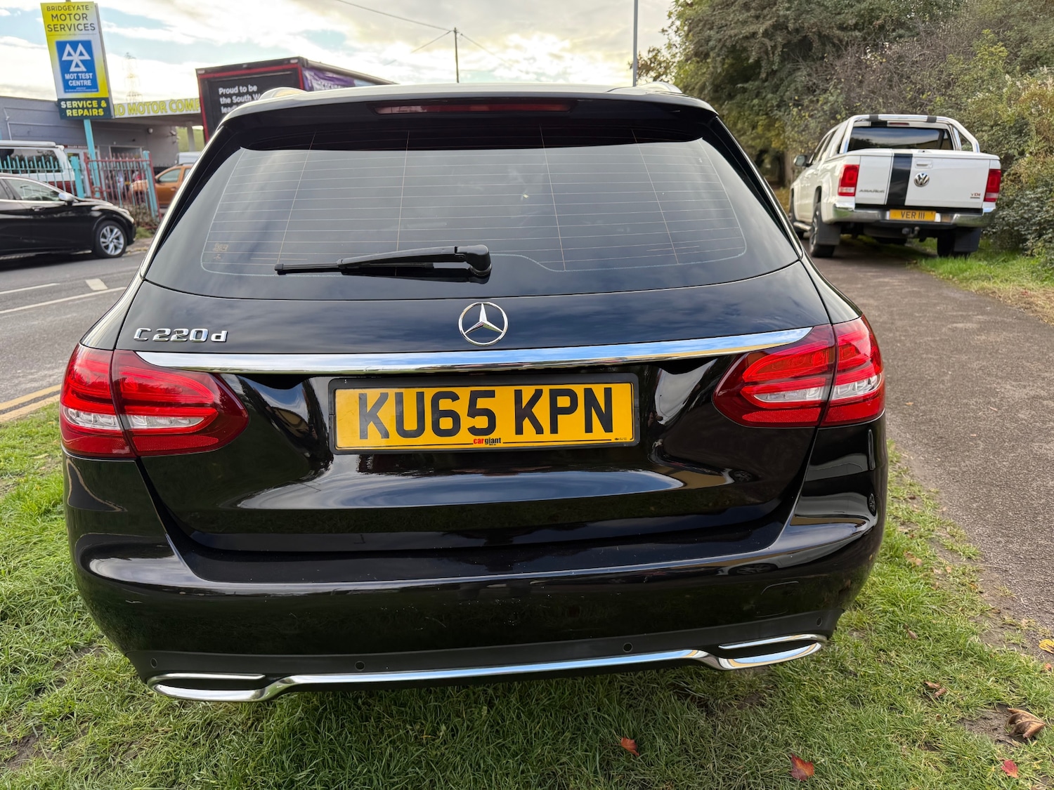 Used Mercedes-Benz C Class 2015 for sale - 76369461: Photo 8