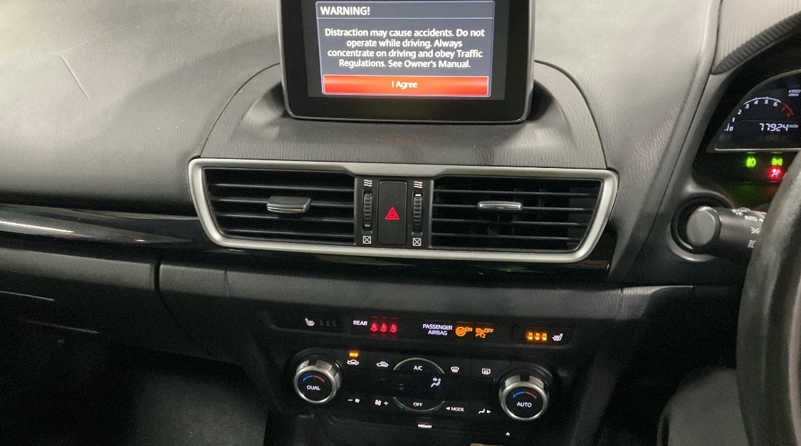 Used Mazda Mazda3 2015 for sale - 76623862: Photo 9