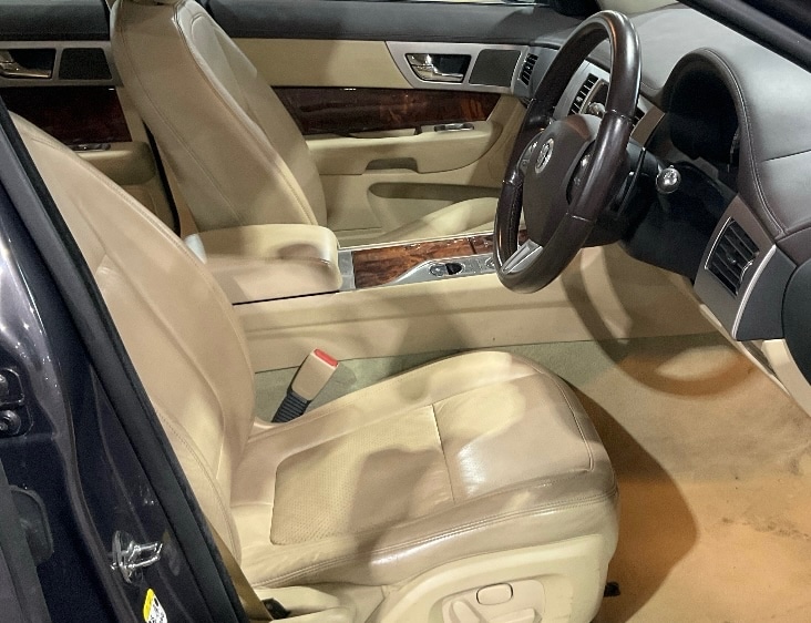 Used Jaguar XF 2010 for sale - 76670170: Photo 7