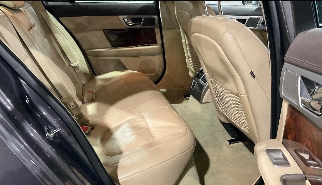 Used Jaguar XF 2010 for sale - 76670170: Photo 8