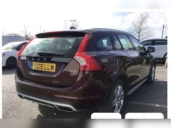 Used Volvo V60 2015 for sale - 77921065: Photo