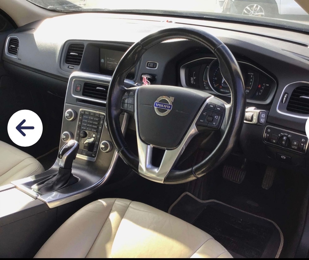 Used Volvo V60 2015 for sale - 77921065: Photo 4