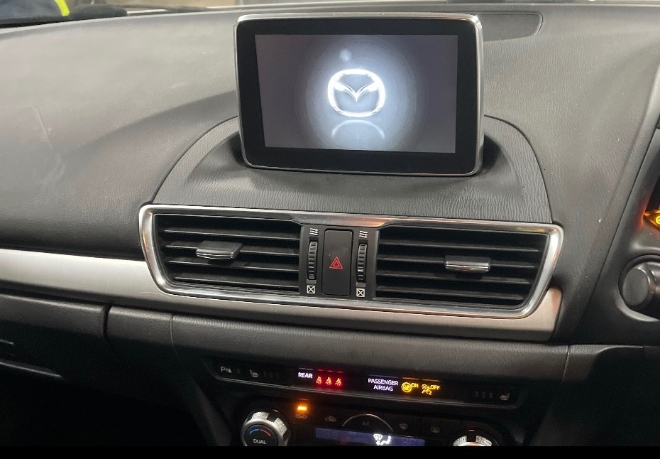 Used Mazda Mazda3 2016 for sale - 77656440: Photo 8