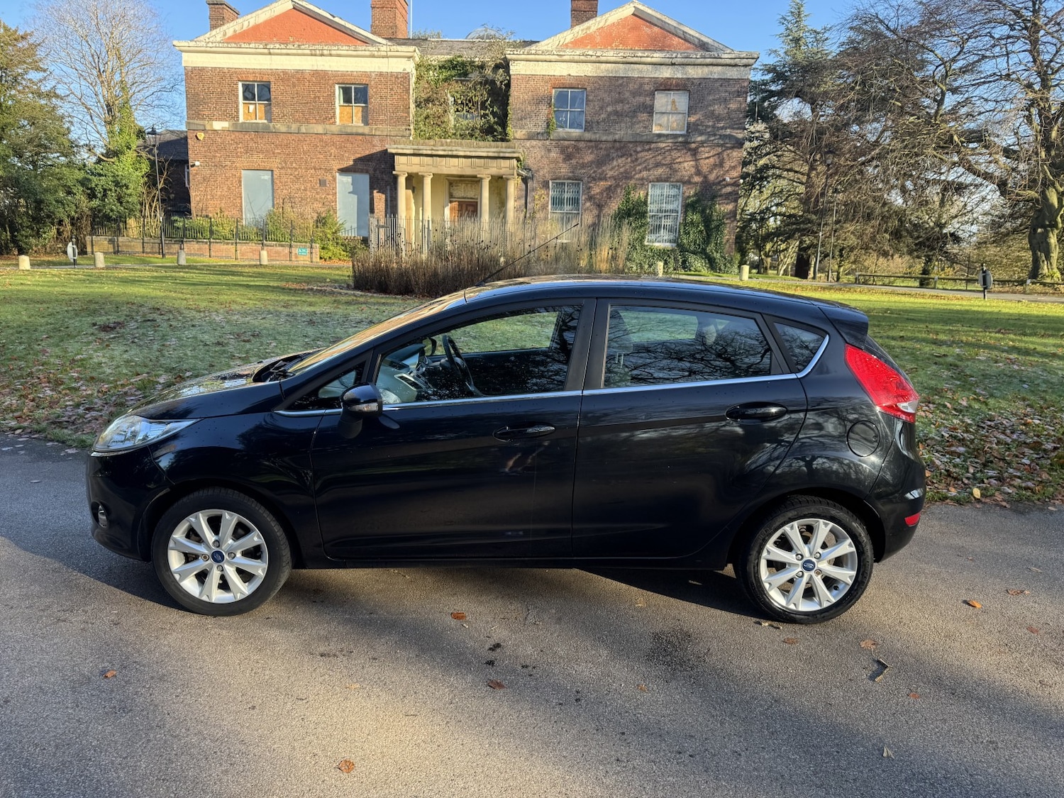 Used Ford Fiesta 2011 for sale - 76643424: Photo 5