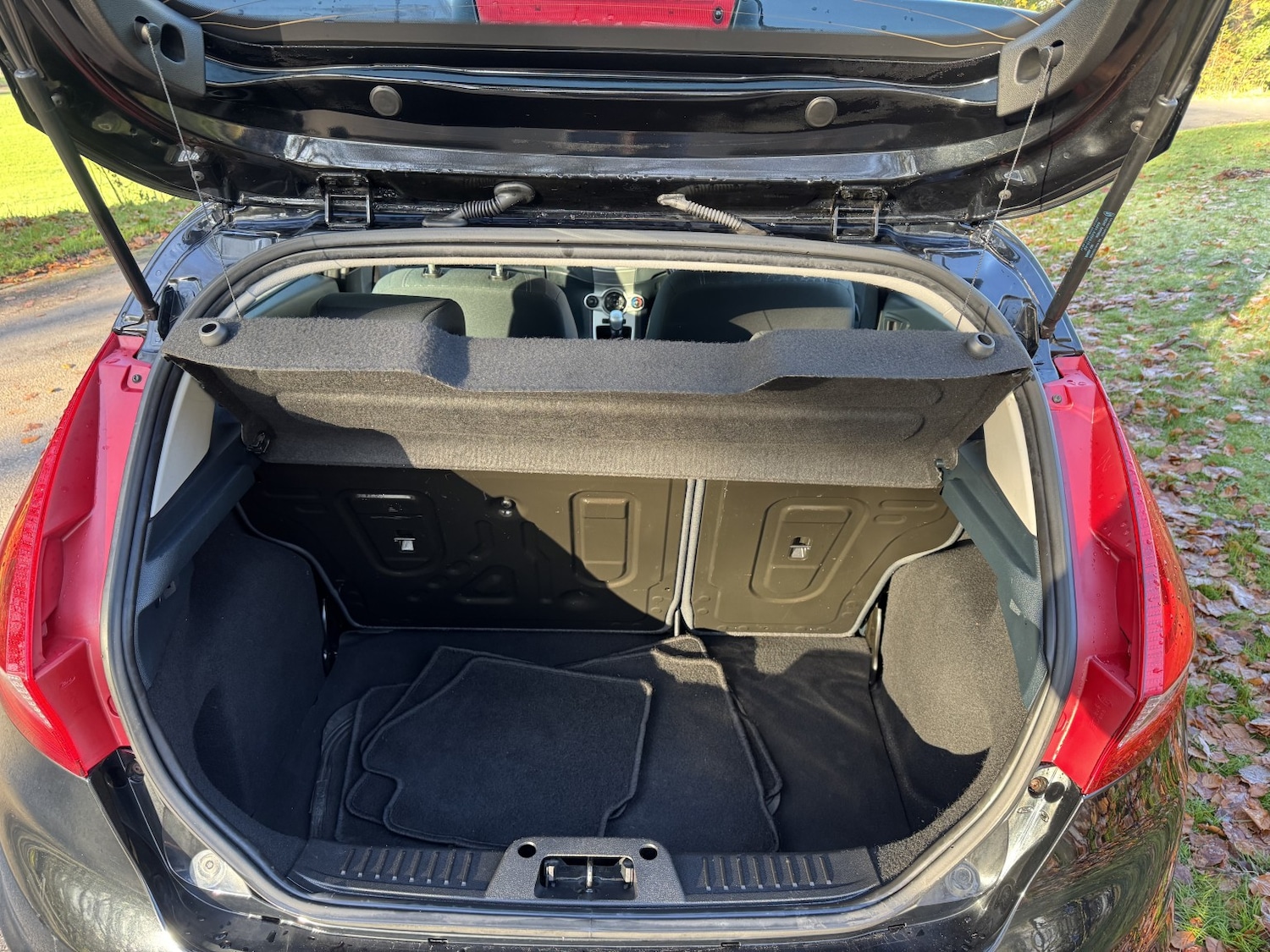 Used Ford Fiesta 2011 for sale - 76643424: Photo 9