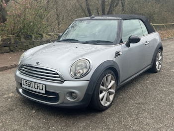 Used MINI Convertible 2010 for sale - 77851382: Photo