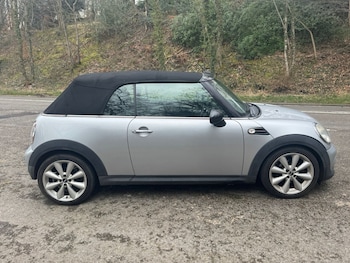Used MINI Convertible 2010 for sale - 77851382: Photo
