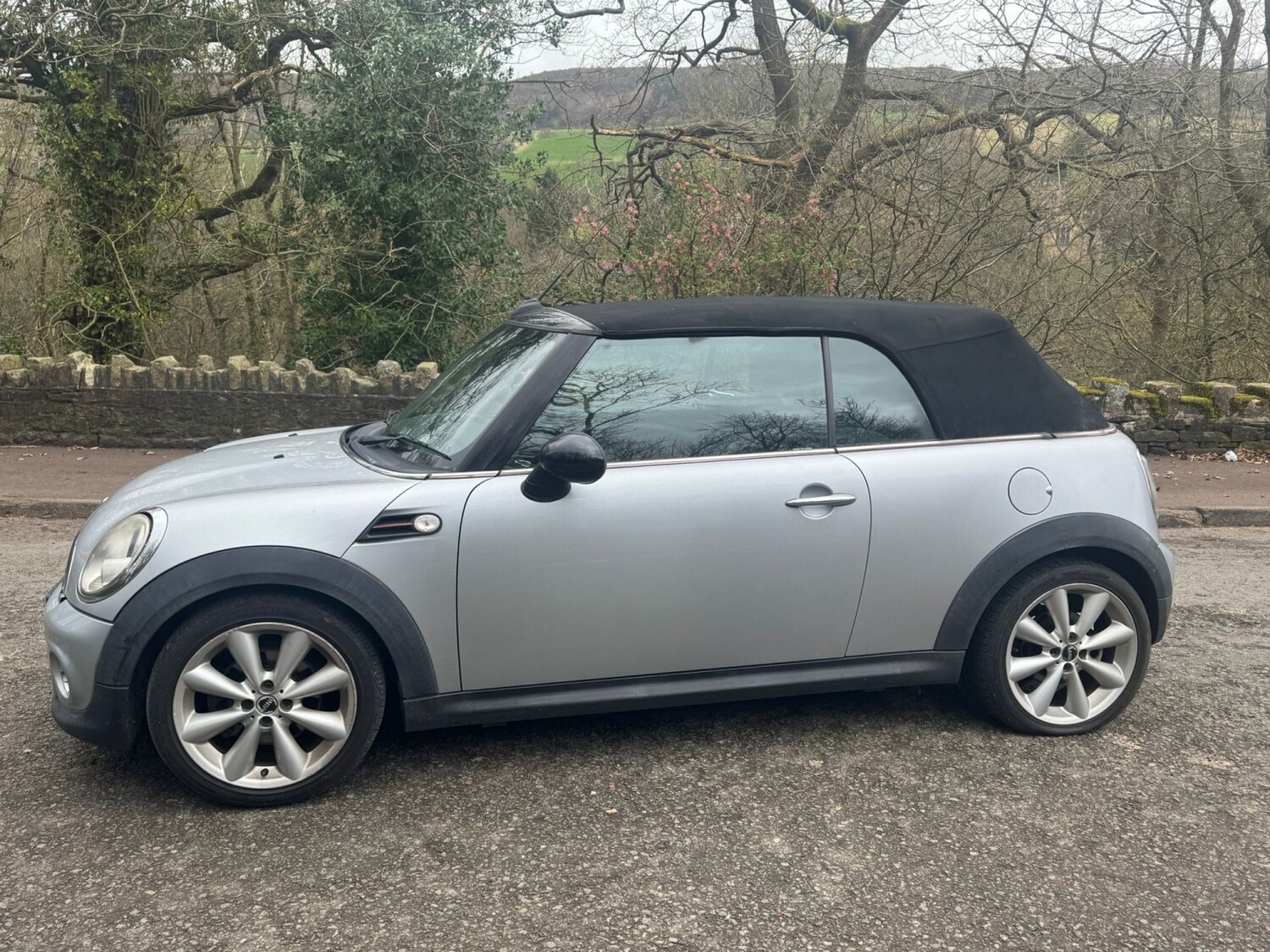 Used MINI Convertible 2010 for sale - 77851382: Photo 7