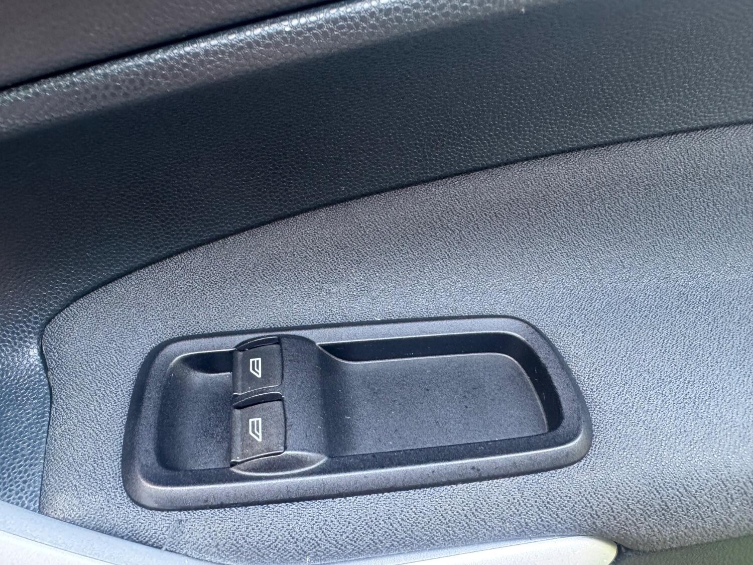 Used Ford Fiesta 2012 for sale - 76793986: Photo 12