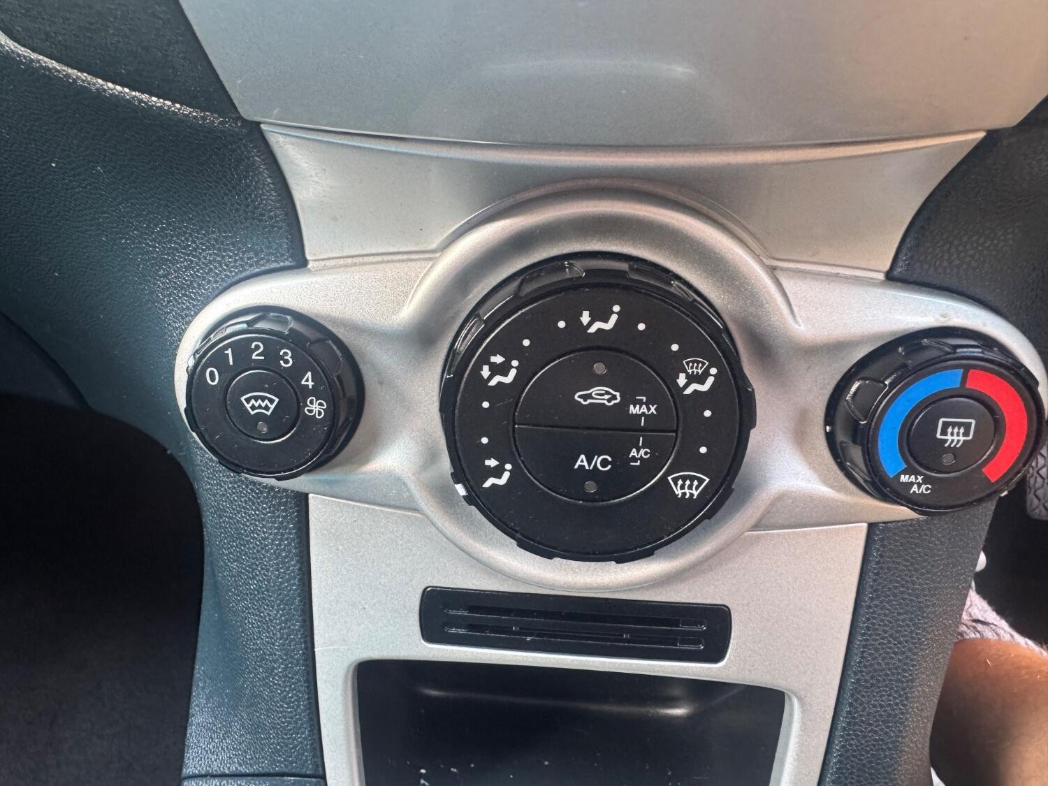 Used Ford Fiesta 2012 for sale - 76793986: Photo 18