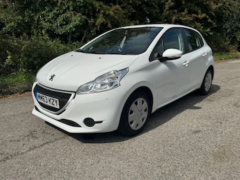 Used Peugeot 208 2014 for sale - 75575392: Photo
