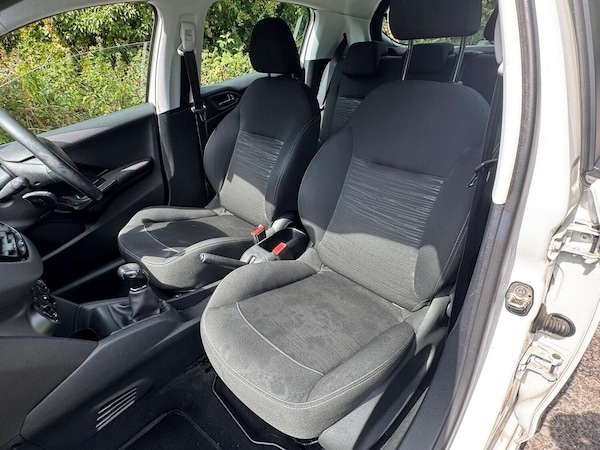 Used Peugeot 208 2014 for sale - 75575392: Photo 9