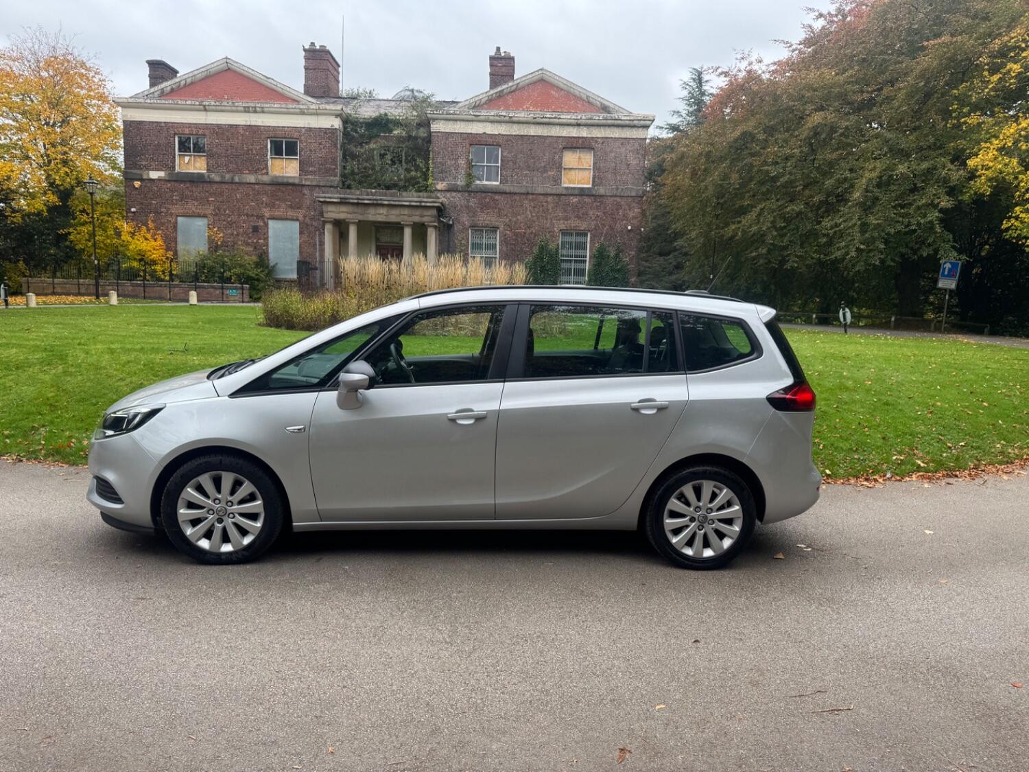 Used Vauxhall Zafira Tourer 2017 for sale - 76293174: Photo 3