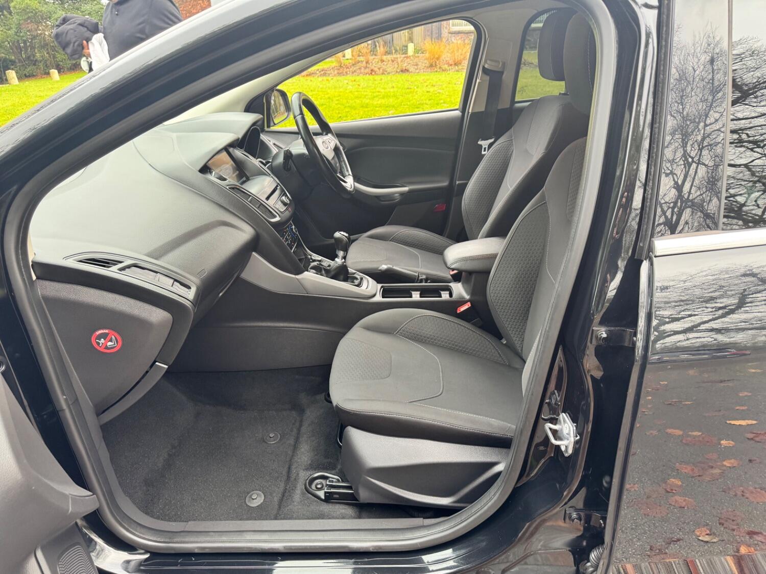 Used Ford Focus 2015 for sale - 76793994: Photo 11