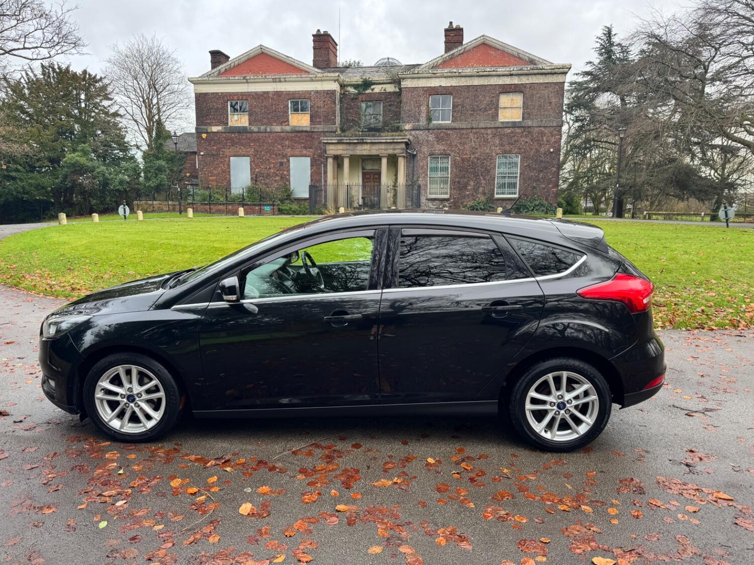 Used Ford Focus 2015 for sale - 76793994: Photo 4