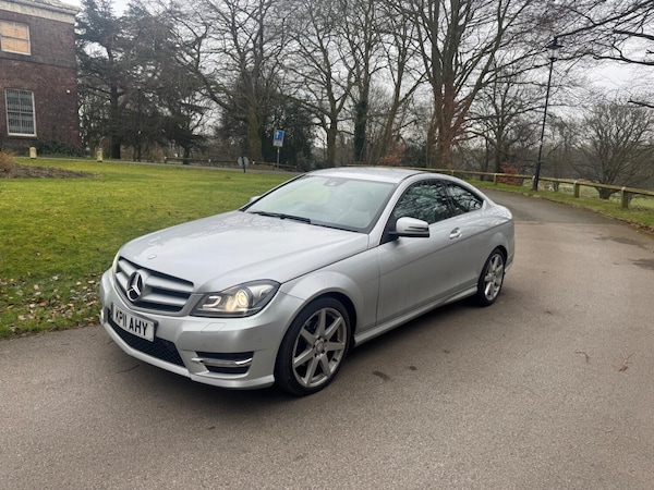 Used Mercedes-Benz C-Class 2011 for sale - 74406125: Photo 1