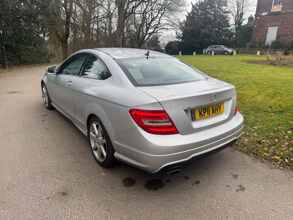 Used Mercedes-Benz C-Class 2011 for sale - 74406125: Photo 4