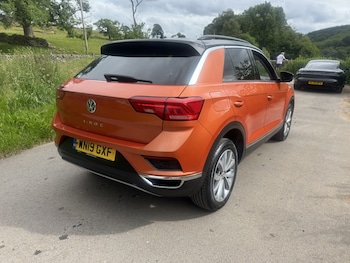 Used Volkswagen T-Roc 2019 for sale - 78932410: Photo
