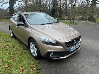 Used Volvo V40 2014 for sale - 76713037: Photo