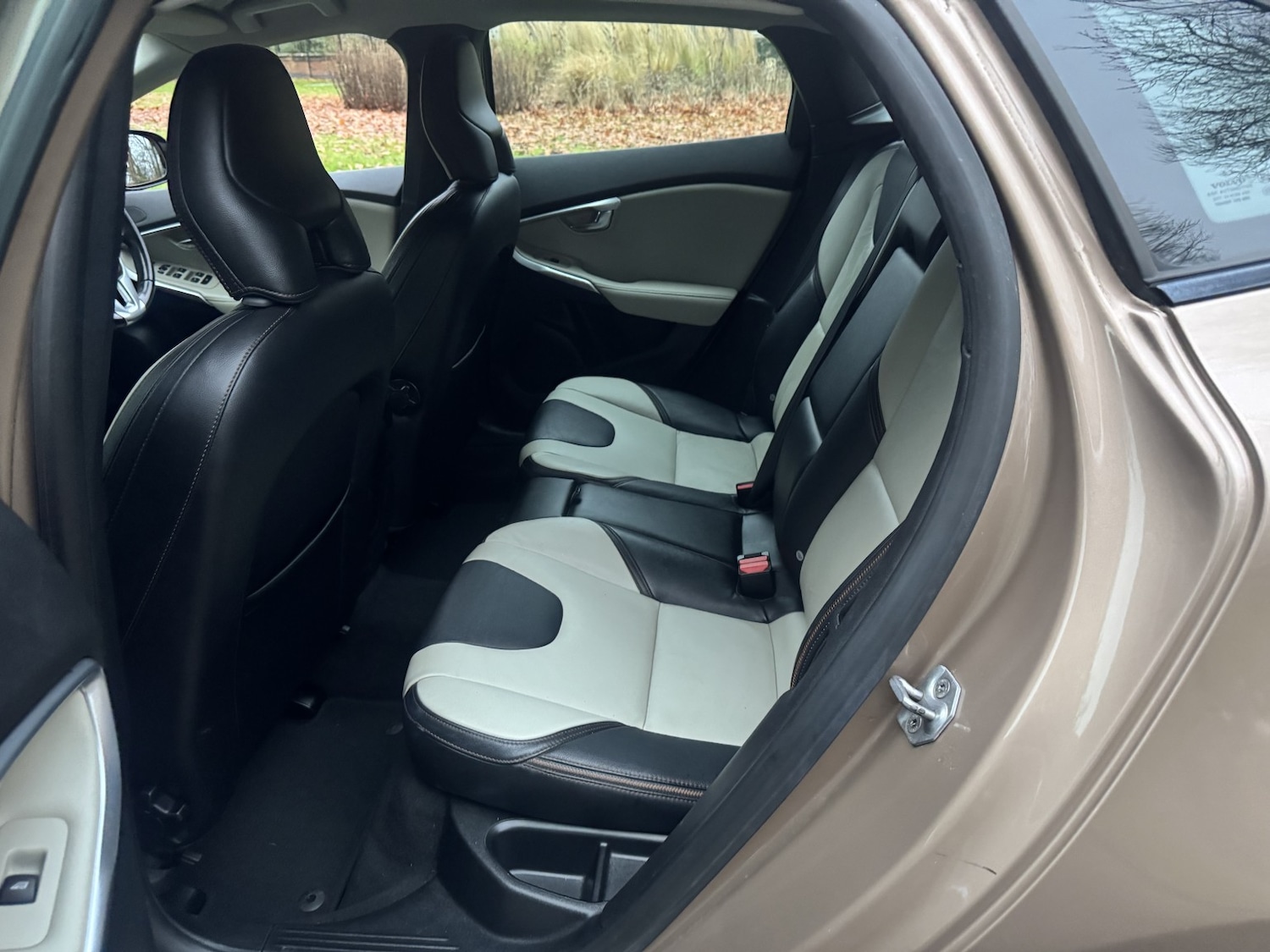 Used Volvo V40 2014 for sale - 76713037: Photo 9