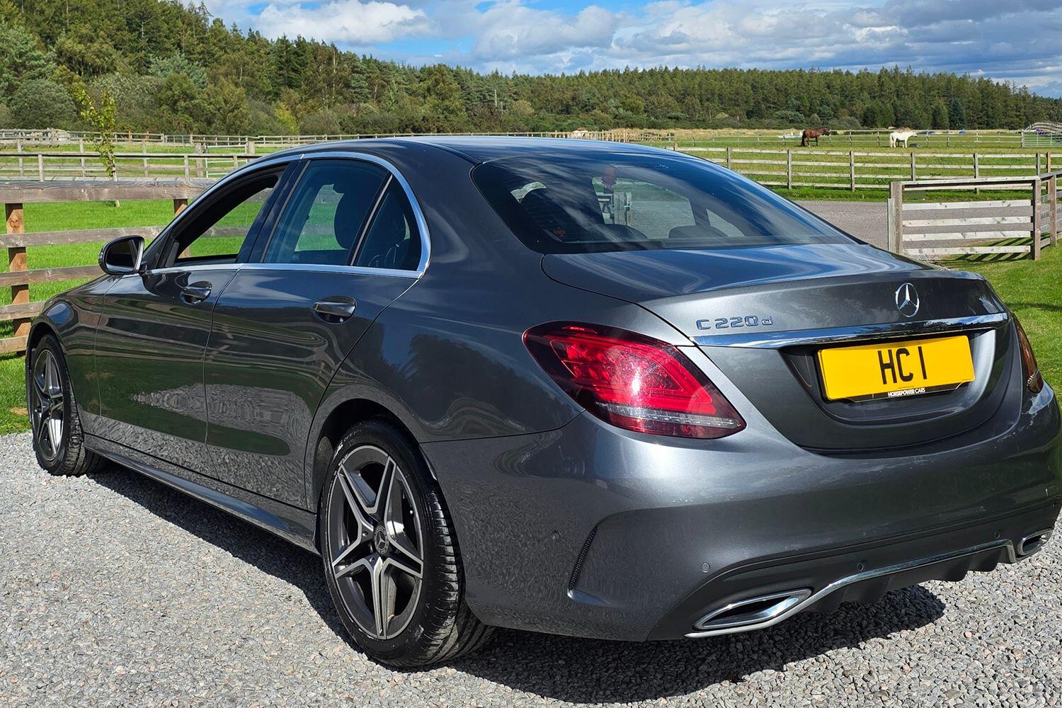 Used Mercedes-Benz C Class 2019 for sale - 76794349: Photo 3