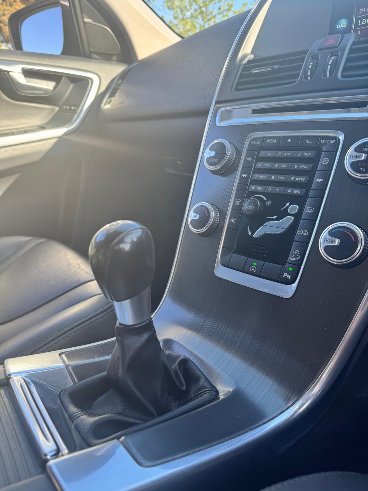 Used Volvo XC60 2015 for sale - 76794358: Photo 17