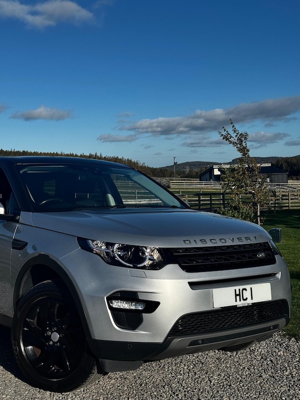 Used Land Rover Discovery Sport 2017 for sale - 76186716: Photo 2