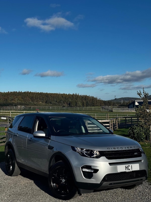Used Land Rover Discovery Sport 2017 for sale - 76186716: Photo 3