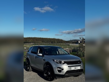 Used Land Rover Discovery Sport 2017 for sale - 76186716: Photo 3