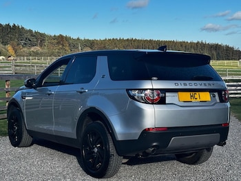 Used Land Rover Discovery Sport 2017 for sale - 76186716: Photo 4