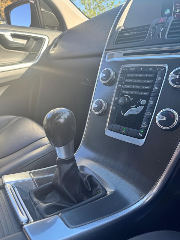 Used Volvo XC60 2015 for sale - 74608410: Photo 17