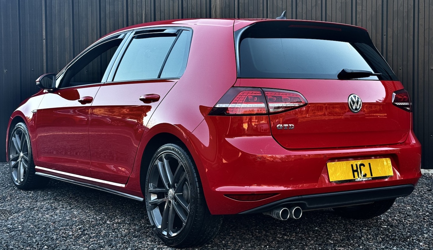 Used Volkswagen Golf 2017 for sale - 76713176: Photo 2