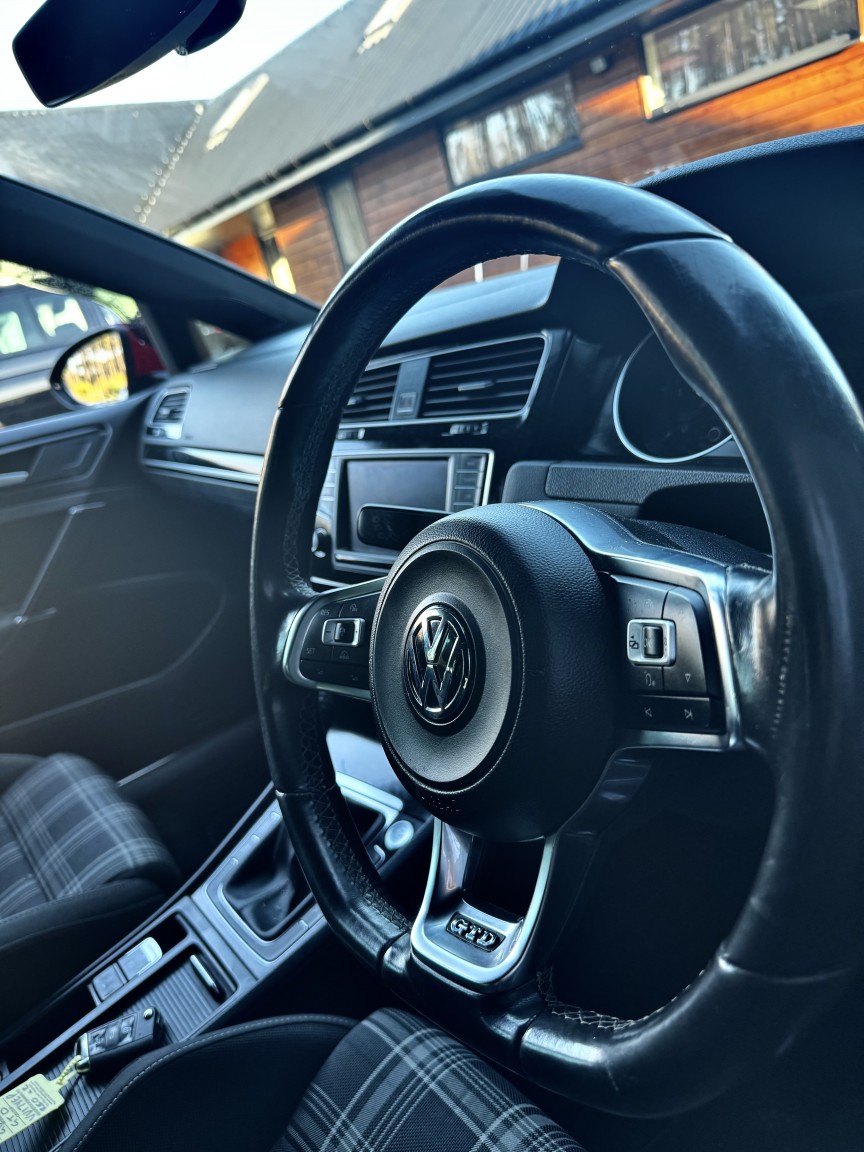 Used Volkswagen Golf 2017 for sale - 76713176: Photo 8