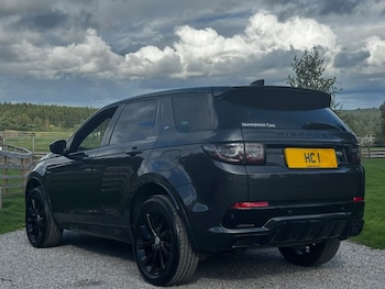 Used Land Rover Discovery Sport 2022 for sale - 79400764: Photo