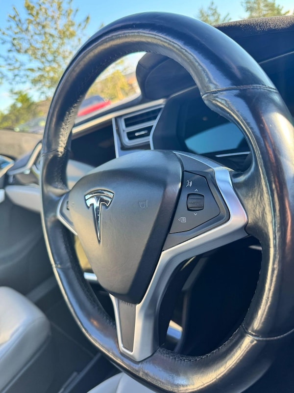 Used Tesla Model S 2015 for sale - 75706056: Photo 12