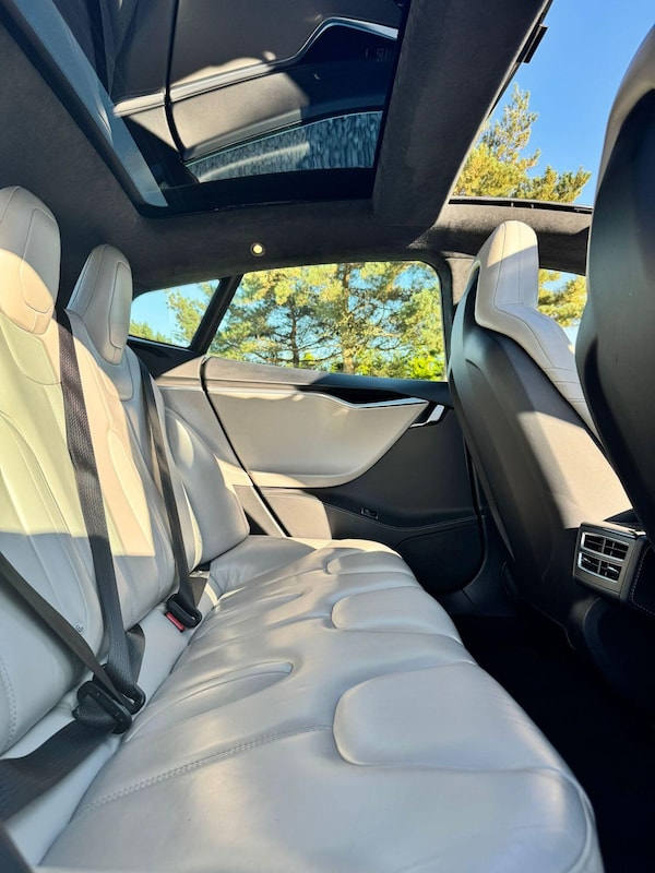 Used Tesla Model S 2015 for sale - 75706056: Photo 17
