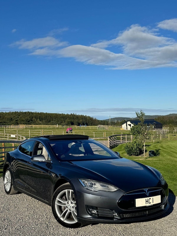 Used Tesla Model S 2015 for sale - 75706056: Photo 4