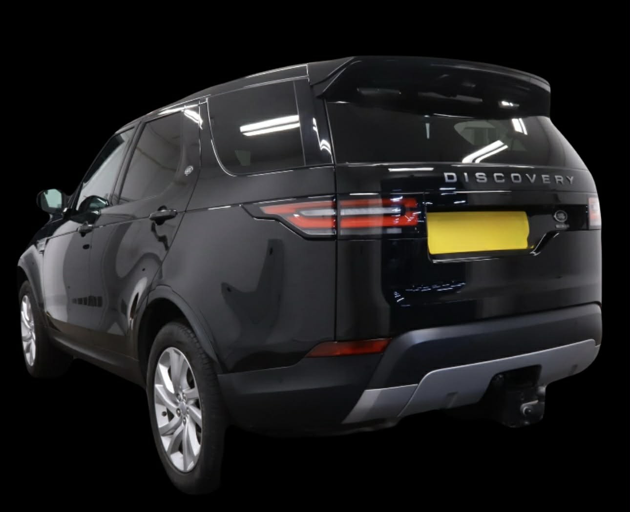 Used Land Rover Discovery 2019 for sale - 77494831: Photo 2