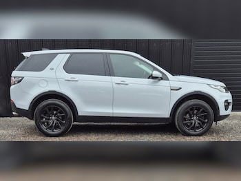Used Land Rover Discovery Sport 2018 for sale - 76510859: Photo