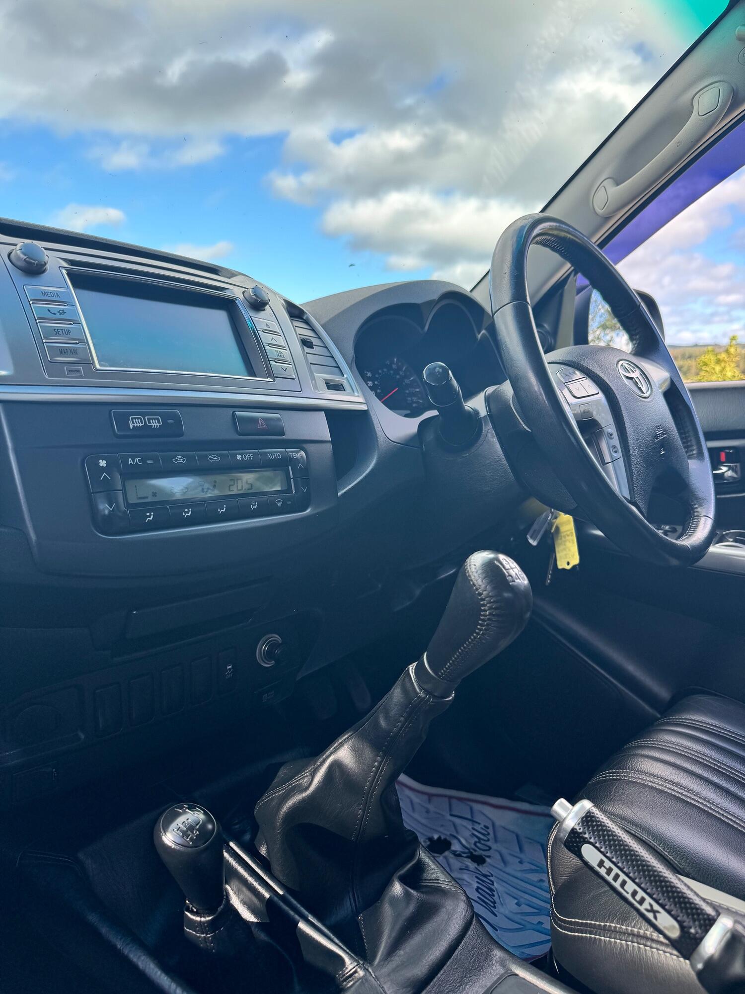 Used Toyota Hilux 2015 for sale - 75994595: Photo 19