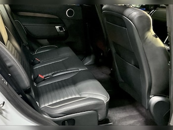 Used Land Rover Discovery 2018 for sale - 77233795: Photo