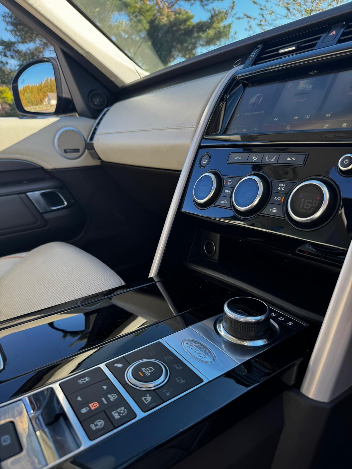 Used Land Rover Discovery 2017 for sale - 76198262: Photo 14